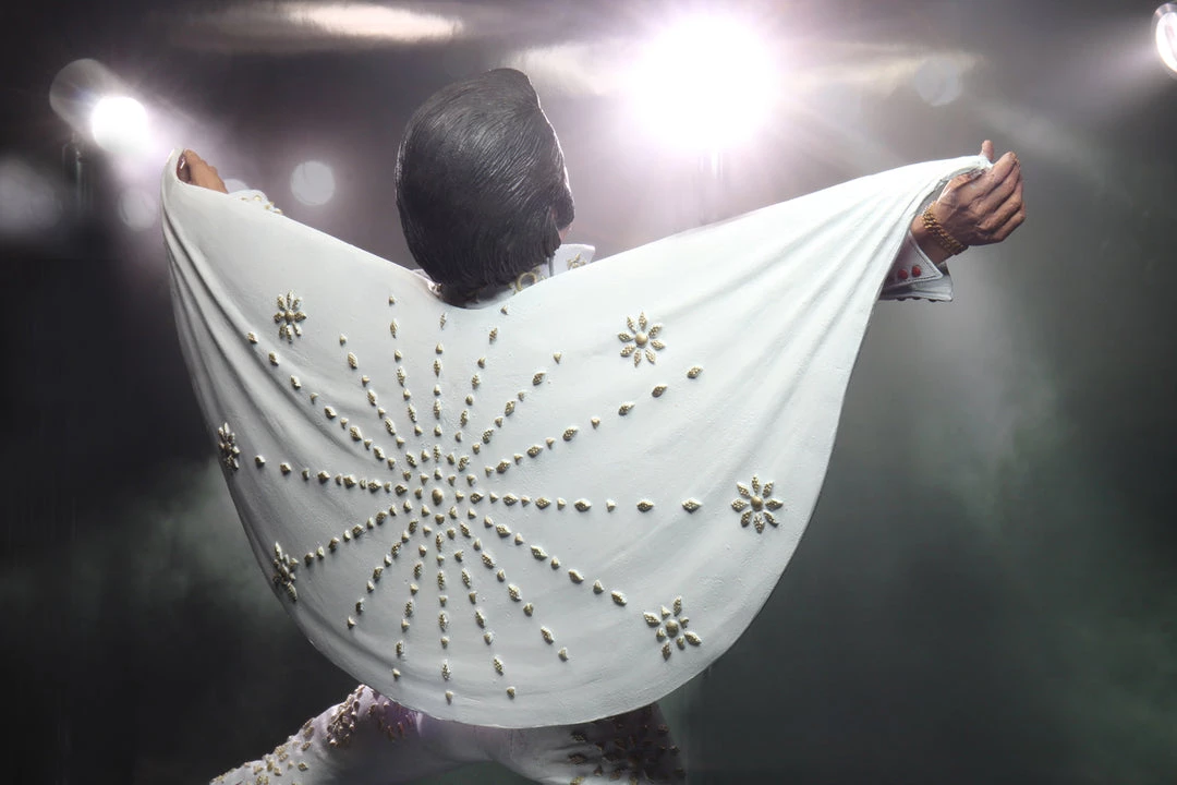 NECA Elvis Presley Live In 1972 Action Figure King White Jumpsuit Cape Collectible 7" 8 NECA Elvis Presley Live In 1972 Action Figure King White Jumpsuit Cape Collectible 7"