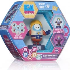 Action Figures WOW Pods Fall Guys Astronaut Swipe Light-Up Figure Connect For Display